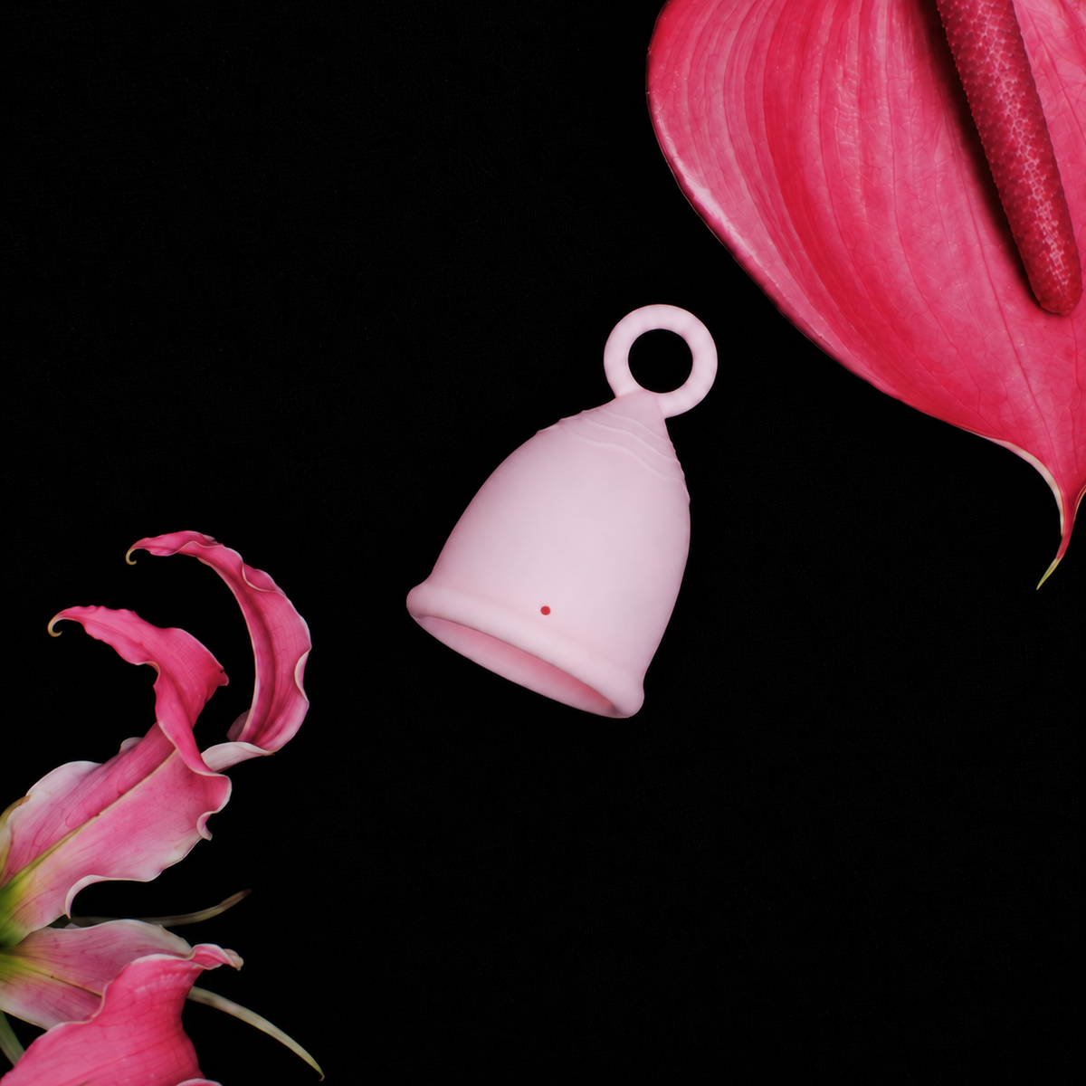 Pale pink Peachy Cup with rounded body and removal ring